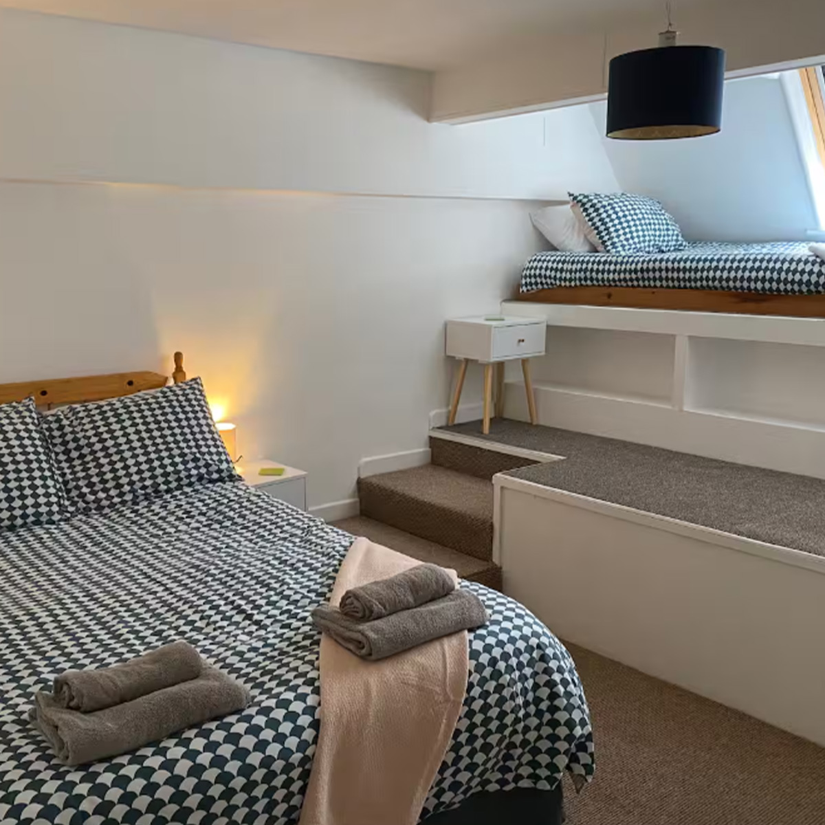 pats-place-st-ives-bedroom-double-bed-single-bed